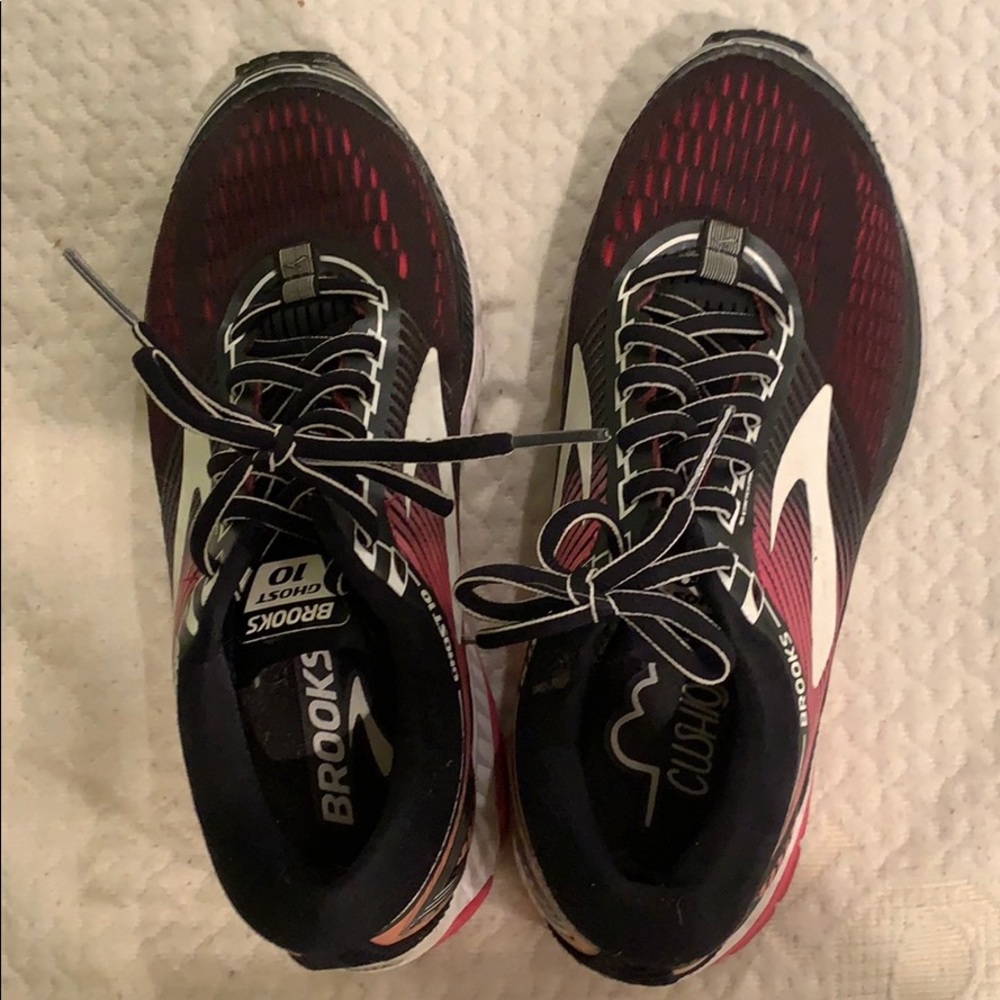 BROOKS women’s sneakers